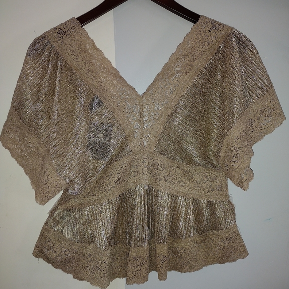 FOREVER 21 GILD SHIMMERY DEEP V NECK LACE TOP - SIZE MEDIUM...NEW NEW WITH TAGS! - Picture 3 of 3
